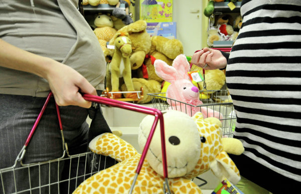 Для будущих матерей-студенток увеличат пособия по беременности и родам