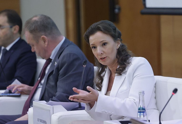 Кузнецова предлагает заполнить рынок игрушками с российской символикой